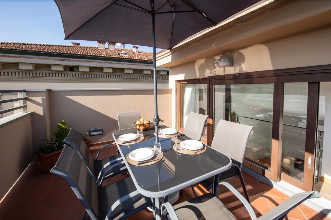 Rooftop Delight With Terrace Lucca Dış mekan fotoğraf